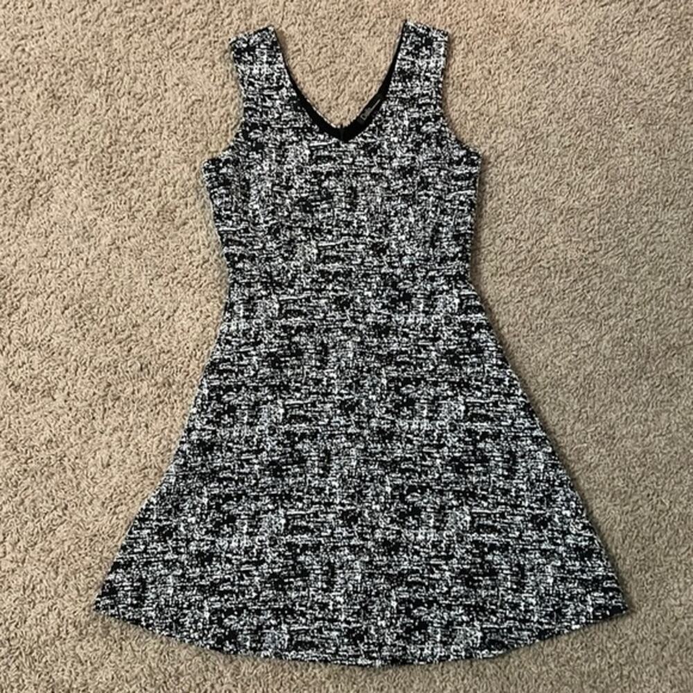 Dalia Black and White Size 2 Beautiful Dress
